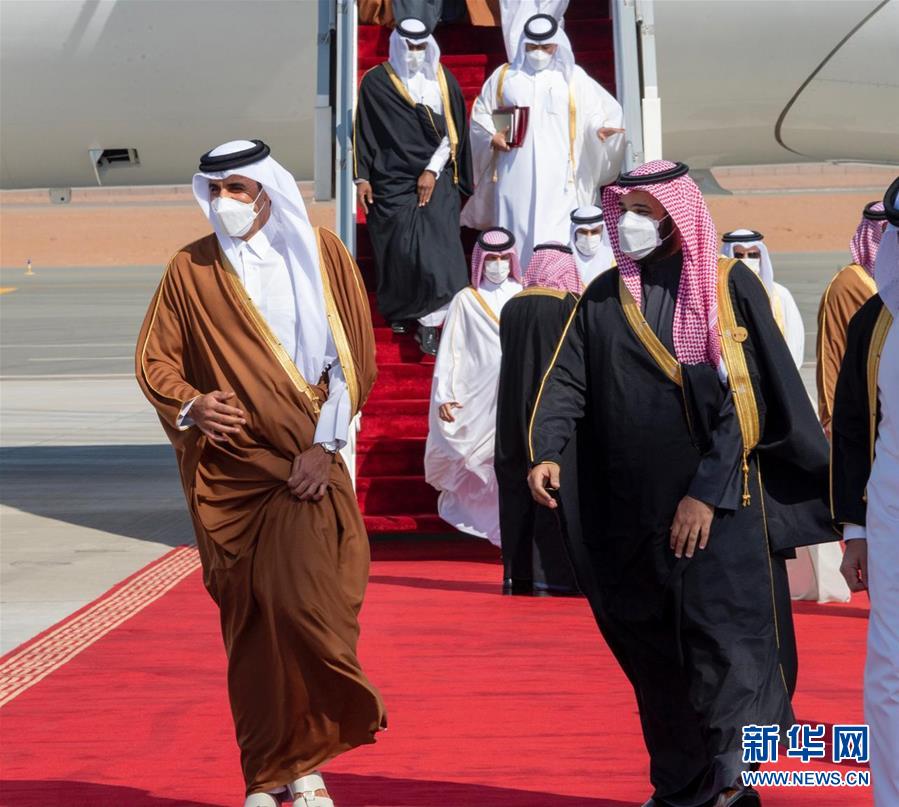 （国际）（1）卡塔尔埃米尔抵达沙特参加海合会峰会