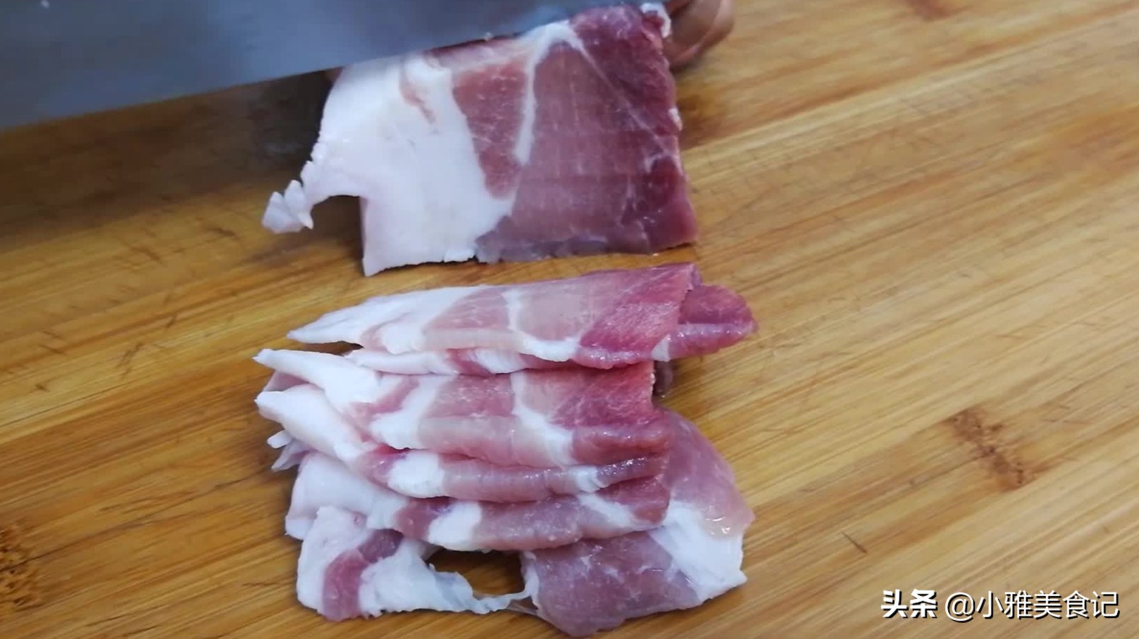 冻肉解冻不要用热水,教你简单解冻方法,快速把肉上冰霜都融化
