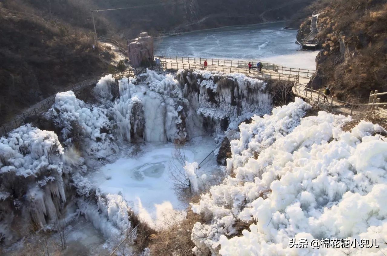 北京郊区冬季旅行必去的冰瀑布群,距离近无需徒步1小时就能到达