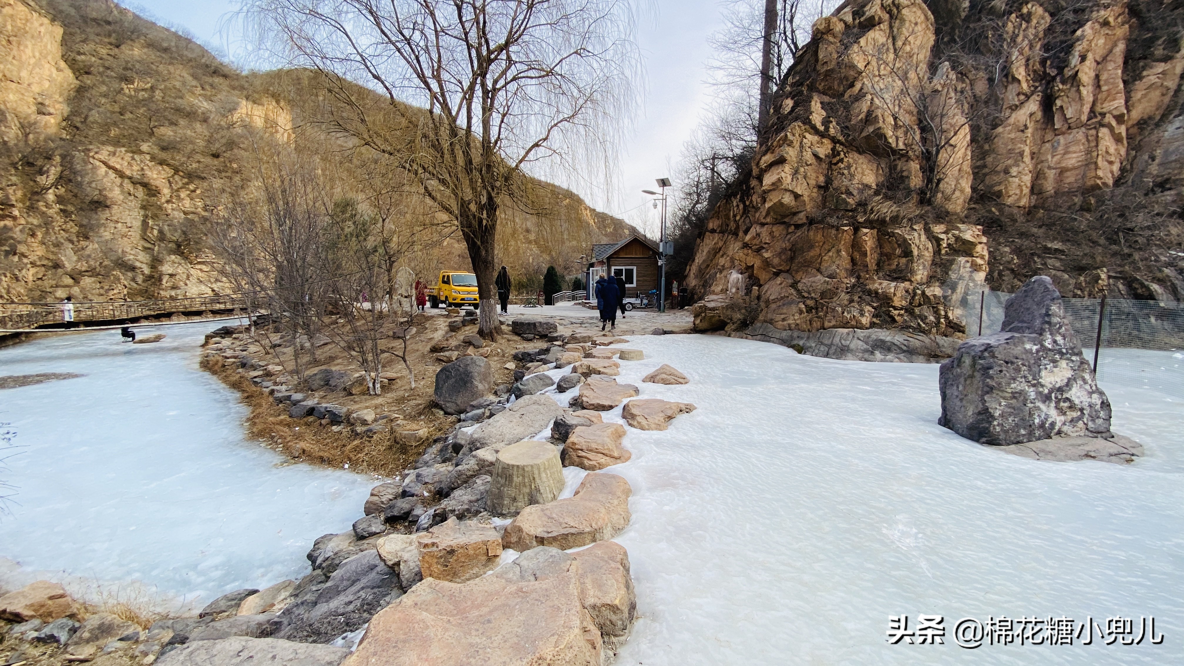 北京郊区冬季旅行必去的冰瀑布群，距离近无需徒步1小时就能到达