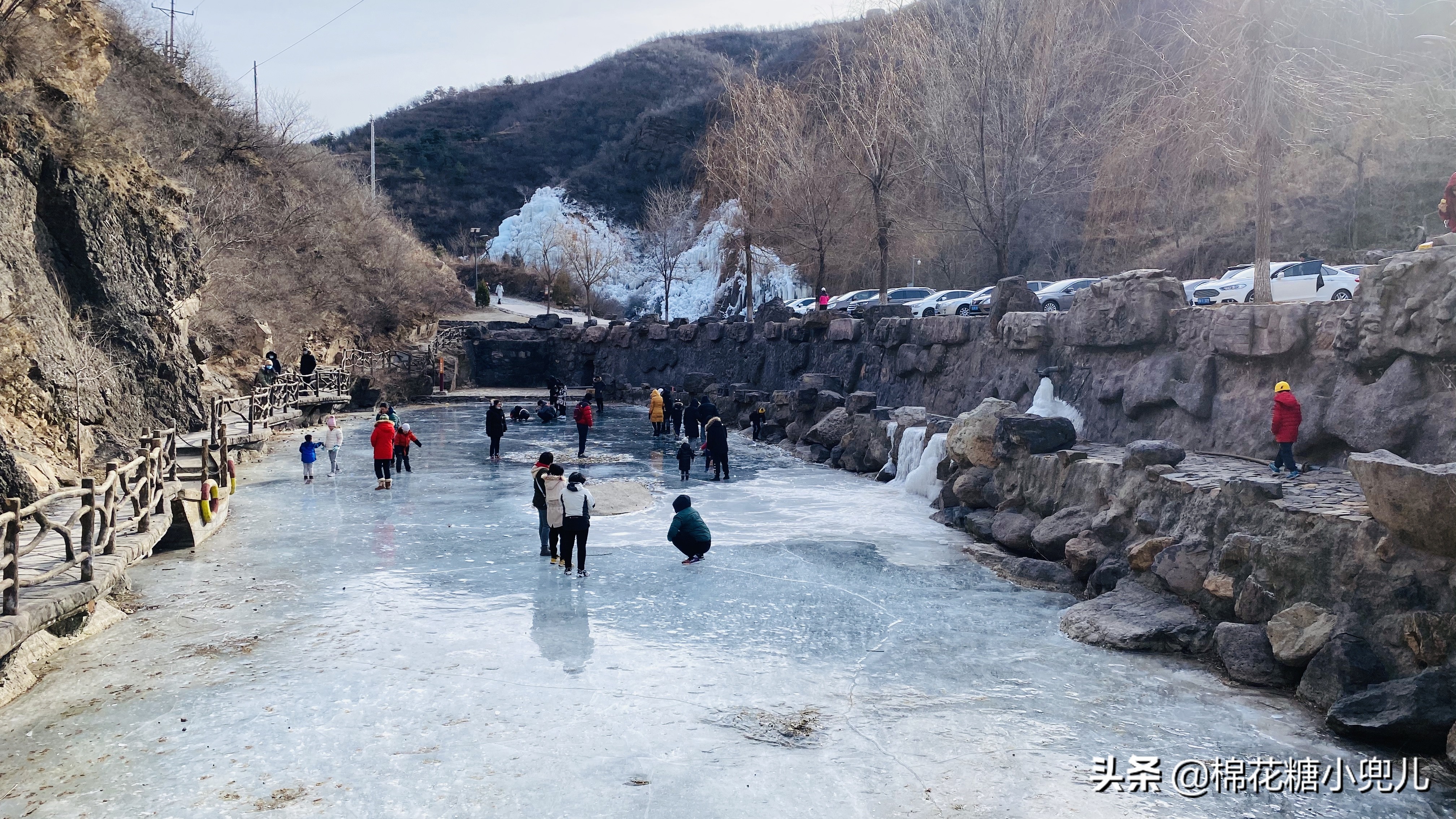 北京郊区冬季旅行必去的冰瀑布群，距离近无需徒步1小时就能到达