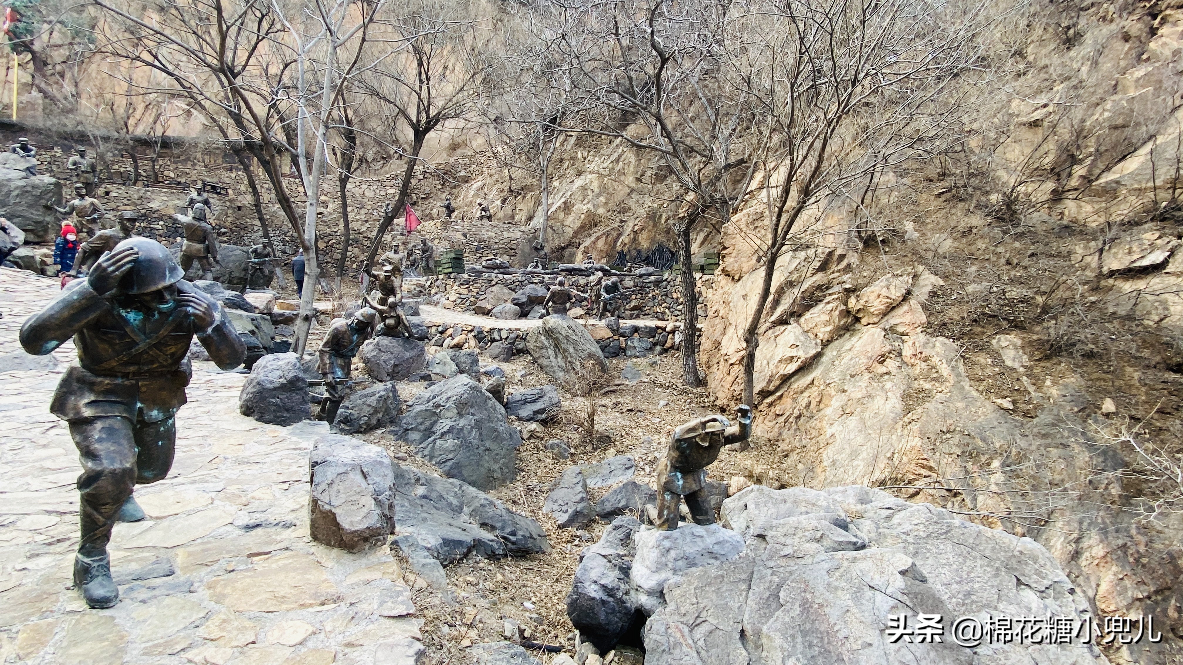 北京郊区冬季旅行必去的冰瀑布群,距离近无需徒步1小时就能到达