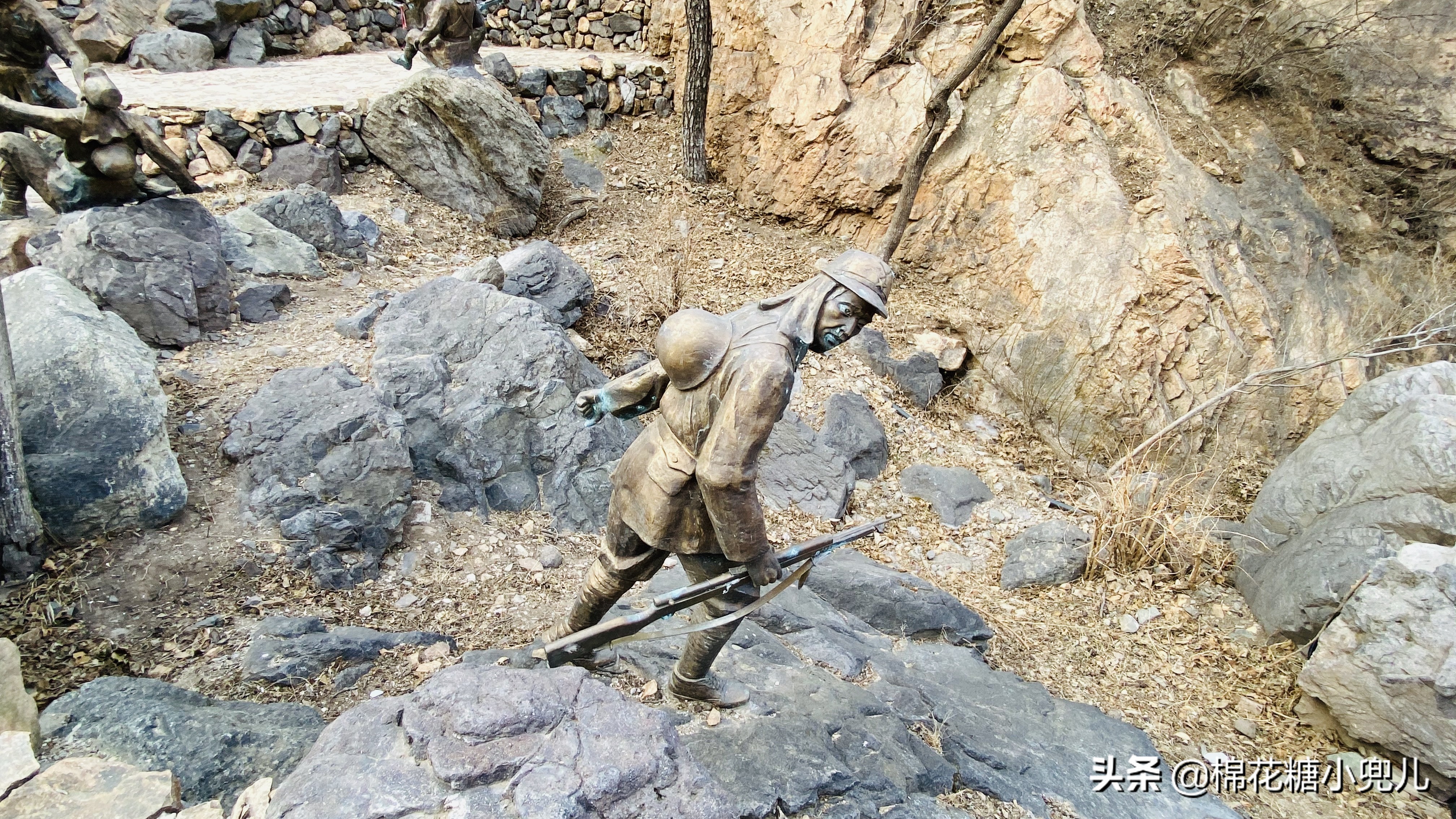 北京郊区冬季旅行必去的冰瀑布群,距离近无需徒步1小时就能到达