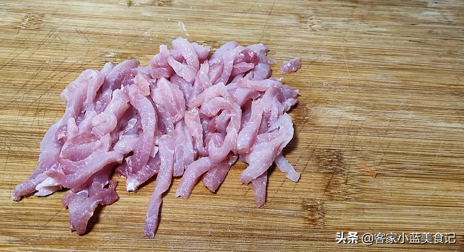 炒肉时，牢记5个技巧，不管炒什么肉也不会粘锅，香嫩不柴又不腥