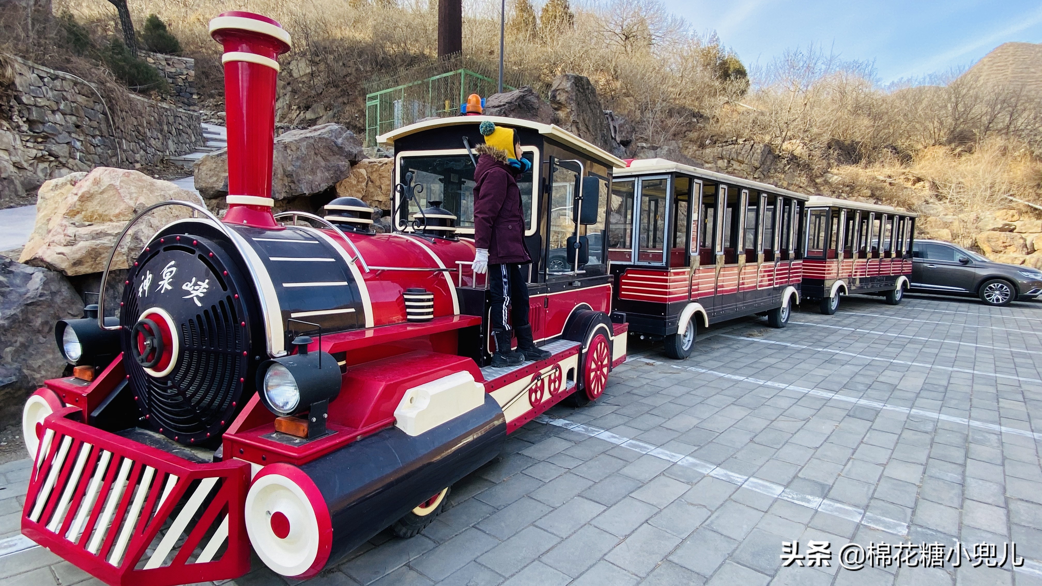 北京郊区冬季旅行必去的冰瀑布群,距离近无需徒步1小时就能到达