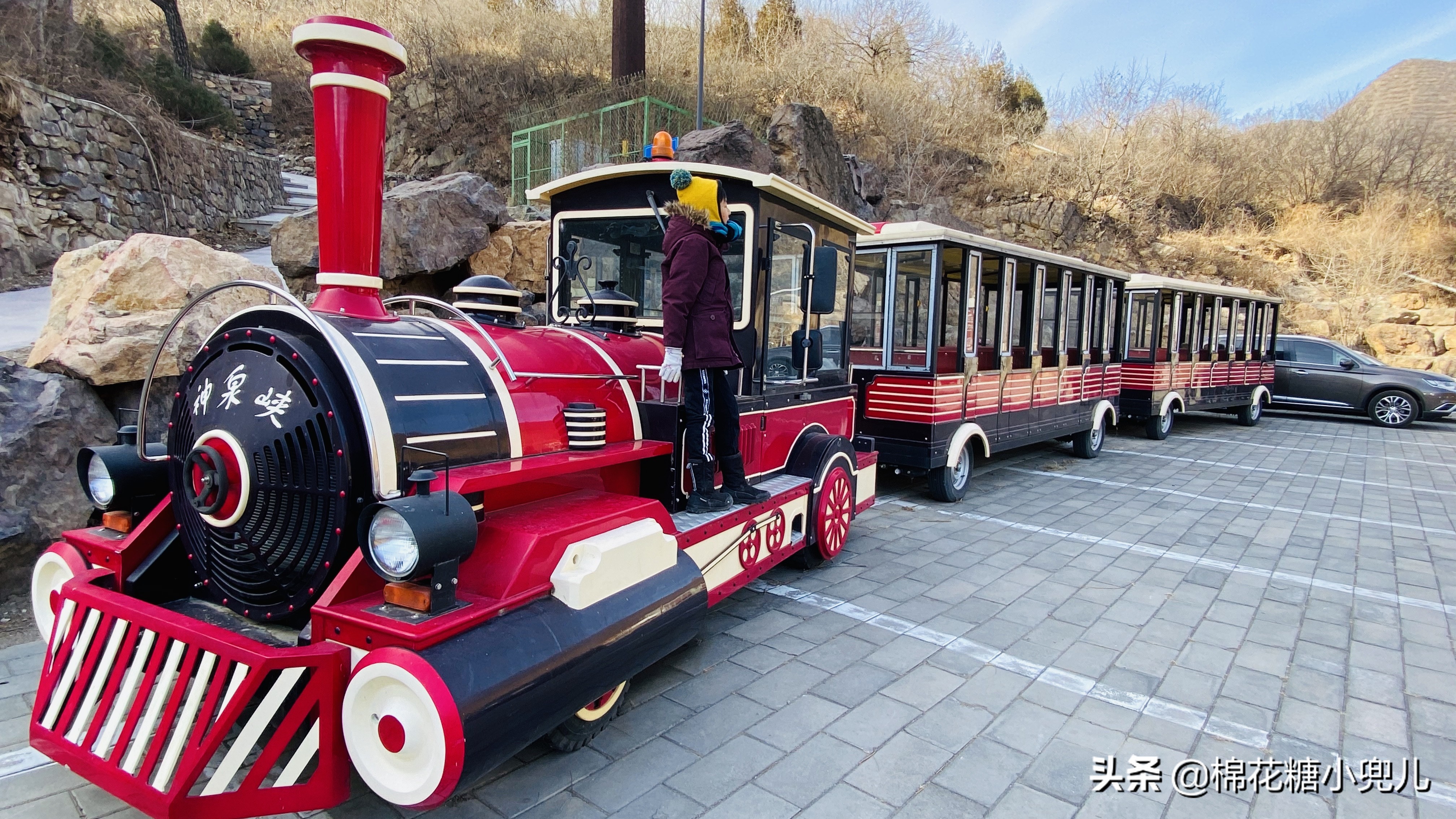 北京郊区冬季旅行必去的冰瀑布群，距离近无需徒步1小时就能到达