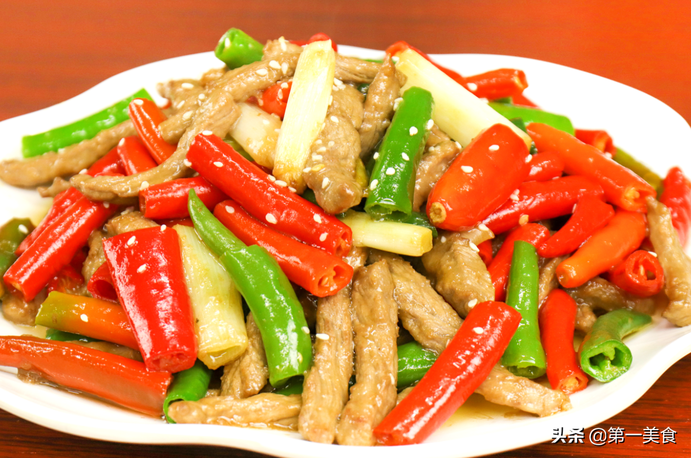 炒牛肉想嫩有窍门,腌肉时牢记这5放3搅,牛肉出锅滑嫩似豆腐