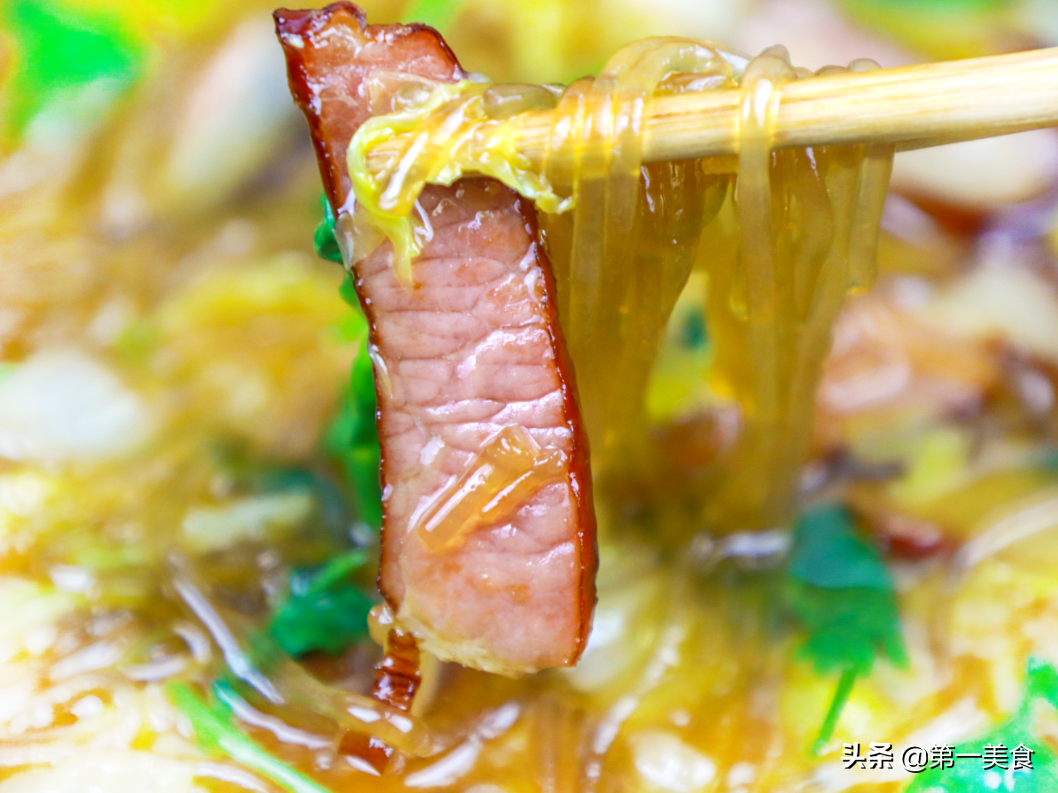 腊肉炖粉条的正确做法,粉条不粘不坨,牢记2个技巧,好吃有嚼劲