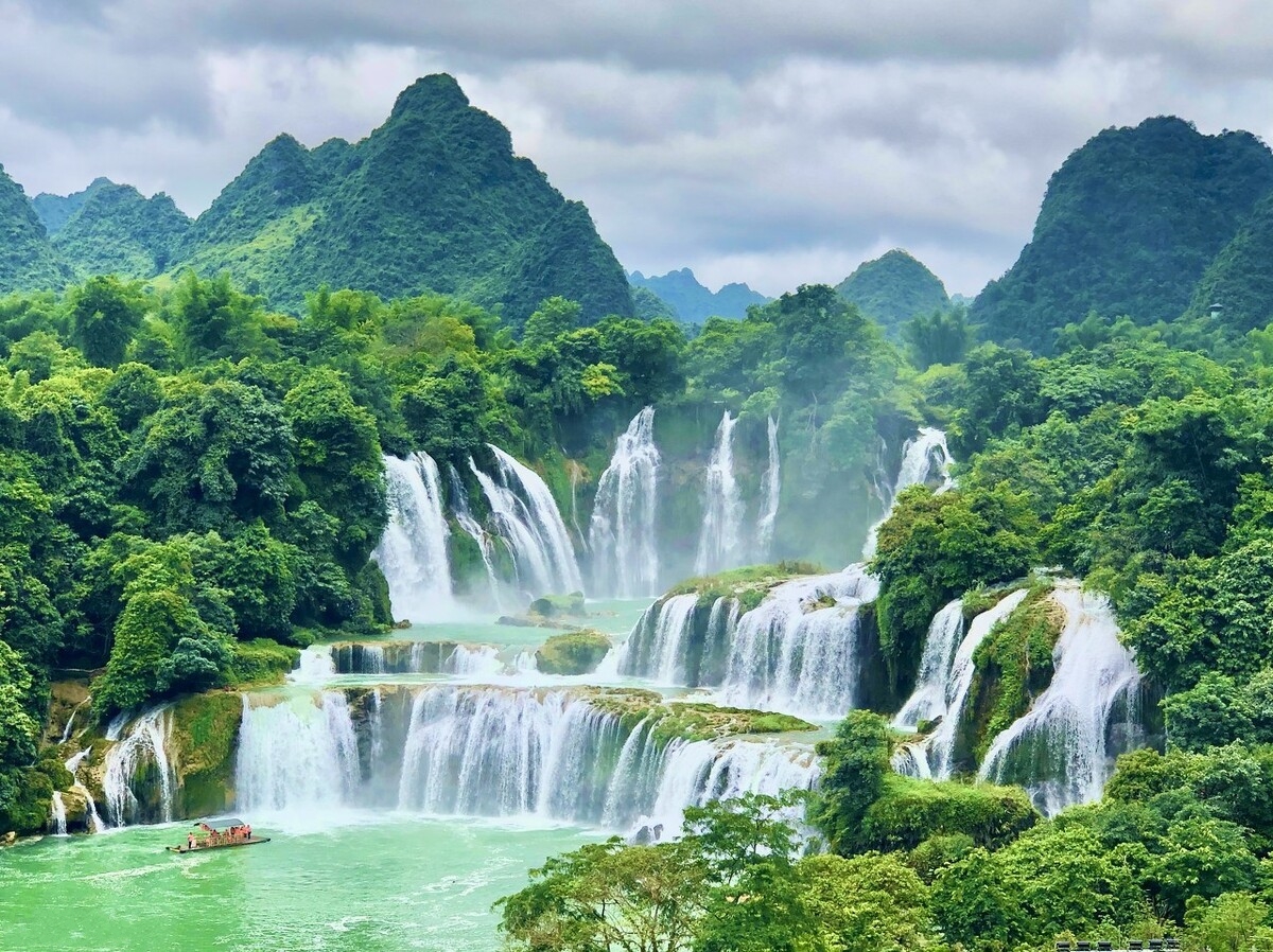 国内13个堪称人间仙境的旅行地,去对季节,随手一拍全是大片