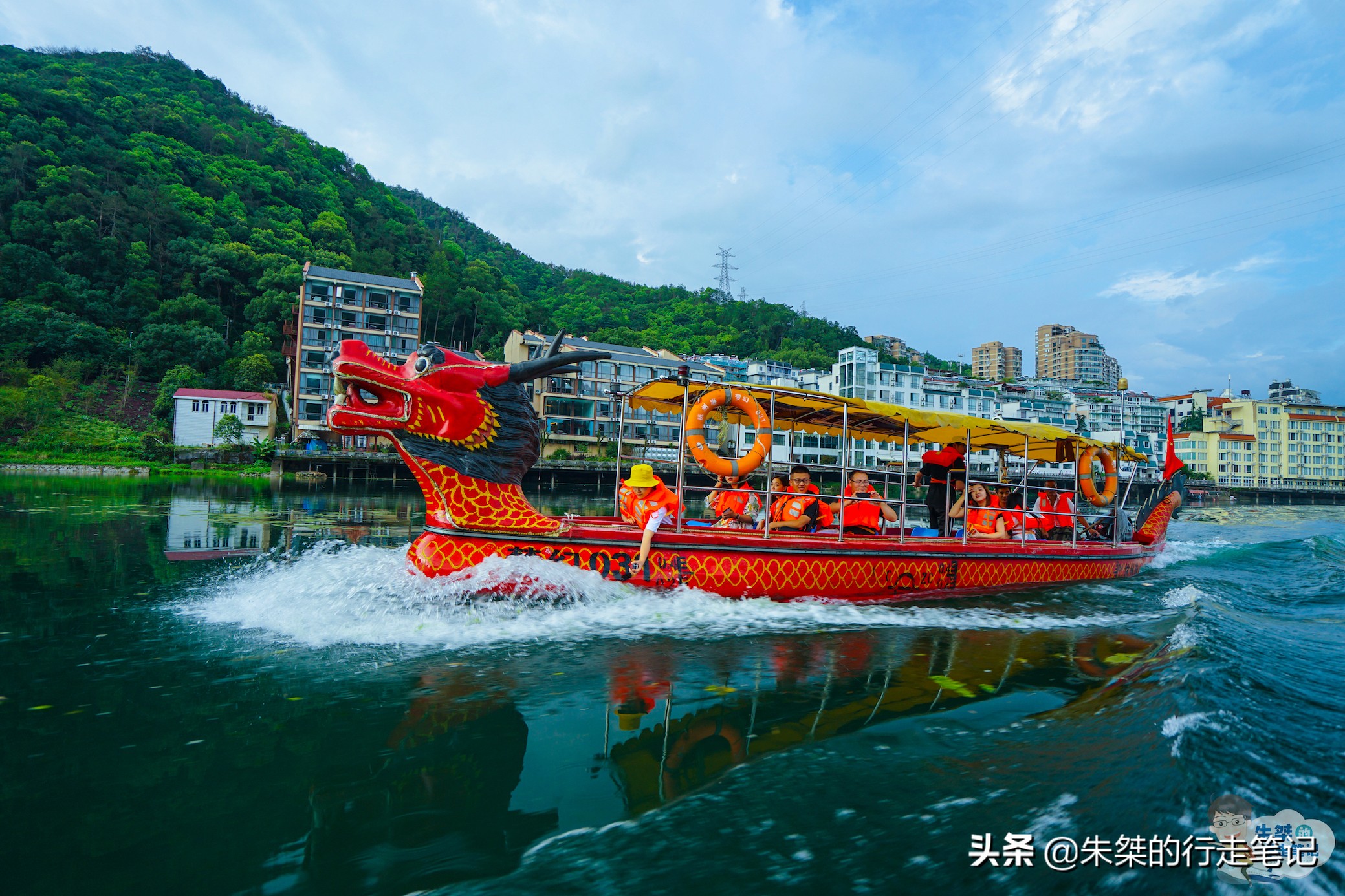 国内适合穷游的四座城市,风光绝美、气质出众,各个都别具韵味