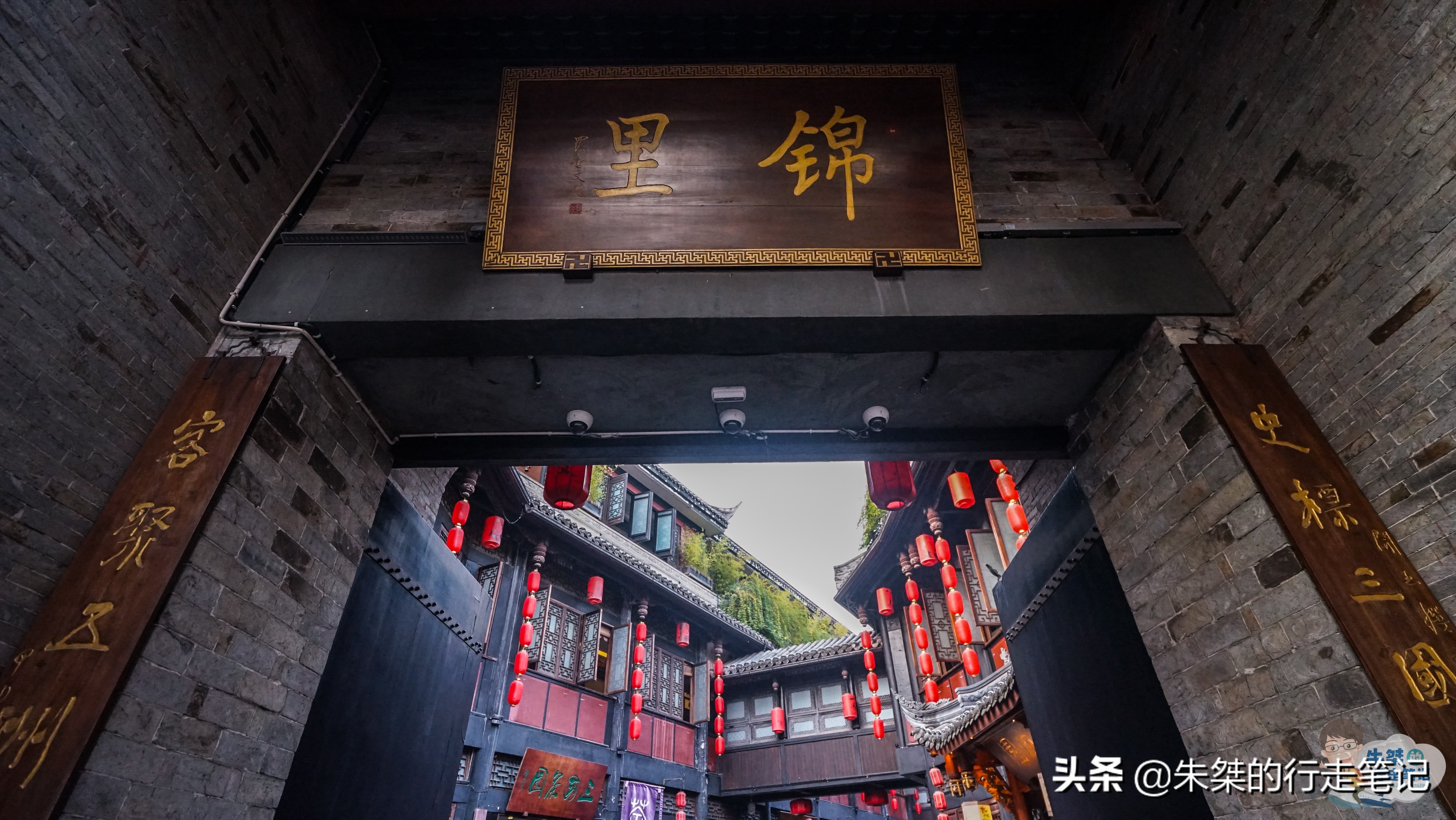 国内适合穷游的四座城市,风光绝美、气质出众,各个都别具韵味