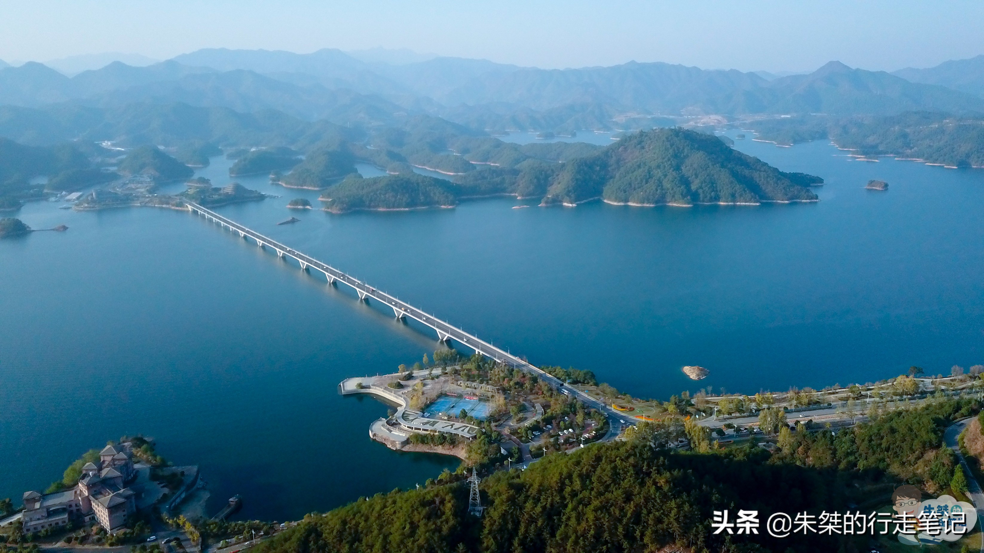 国内适合穷游的四座城市，风光绝美、气质出众，各个都别具韵味