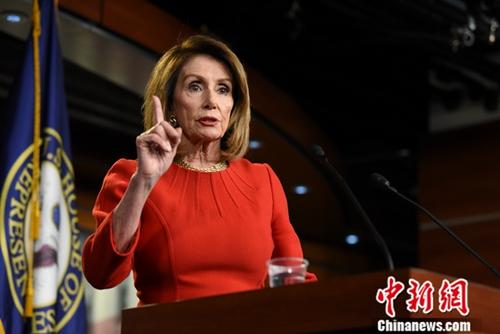 当地时间4月4日,美国国会众议院议长、民主党人佩洛西在每周例行记者会上表示,司法部长巴尔应尽快公开“通俄门”报告。<a target='_blank' href='http://www.chinanews.com/'>中新社</a>记者 陈孟统 摄 点击进入下一页