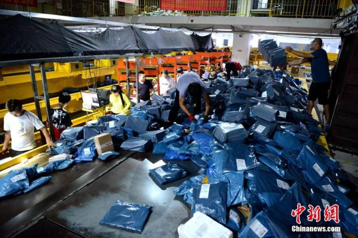 资料图:物流企业正在发货。<a target='_blank' href='http://www.chinanews.com/'>中新社</a>记者 王东明 摄 资料图:物流企业正在发货。<a target='_blank' href='http://www.chinanews.com/'>中新社</a>记者 王东明 摄