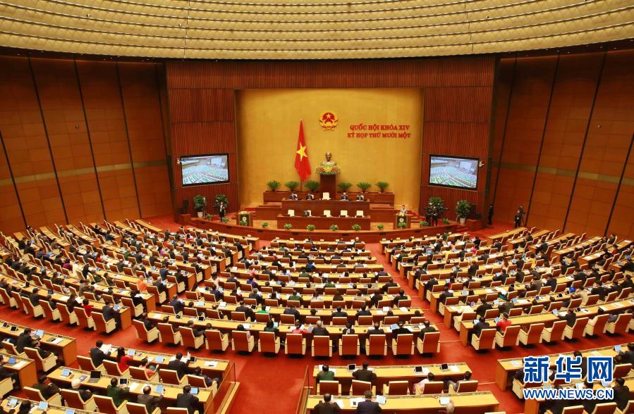 这是3月24日在越南首都河内拍摄的国会会议现场。越南第十四届国会第十一次会议24日在首都河内开幕。这次会议是本届国会最后一次会议，将选举新的国家领导人。新华社/越通社