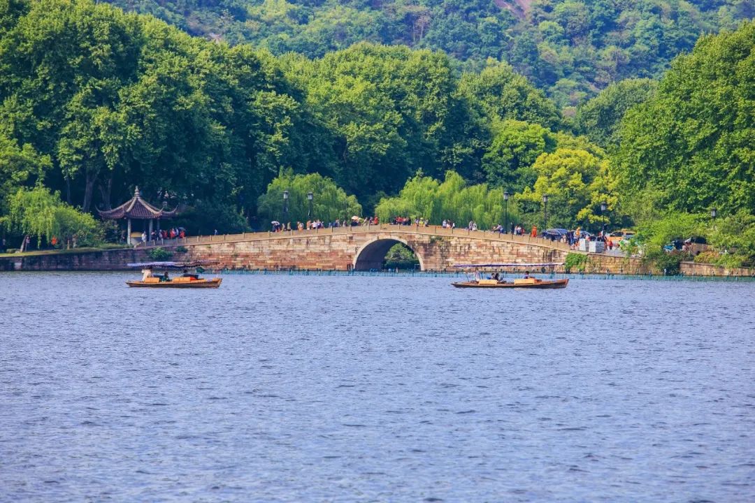 四月旅行地推荐!10个诗情画意目的地,这才是春天该去的地方