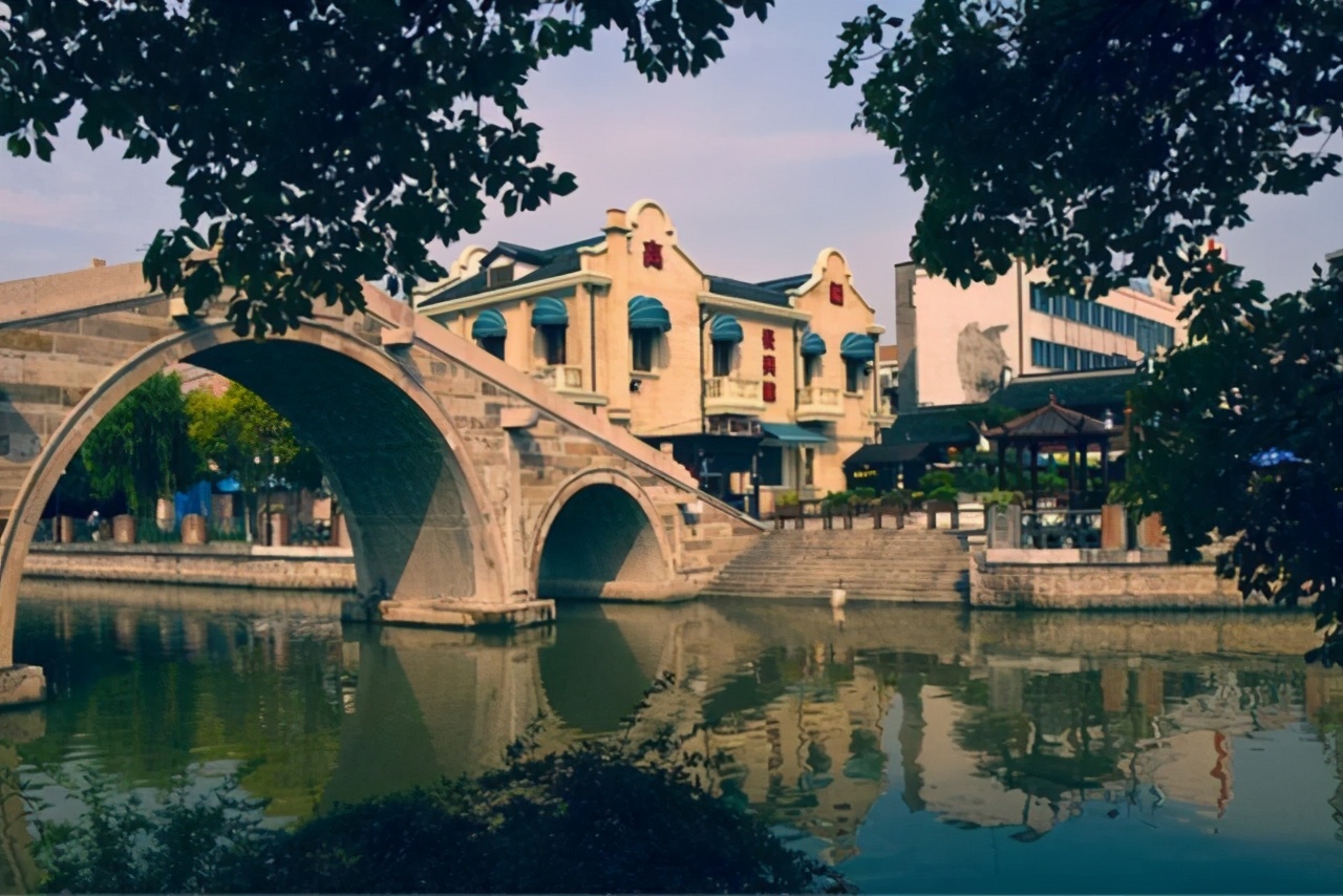 上海有座千年古镇,门票免费,游客不多却景色优美