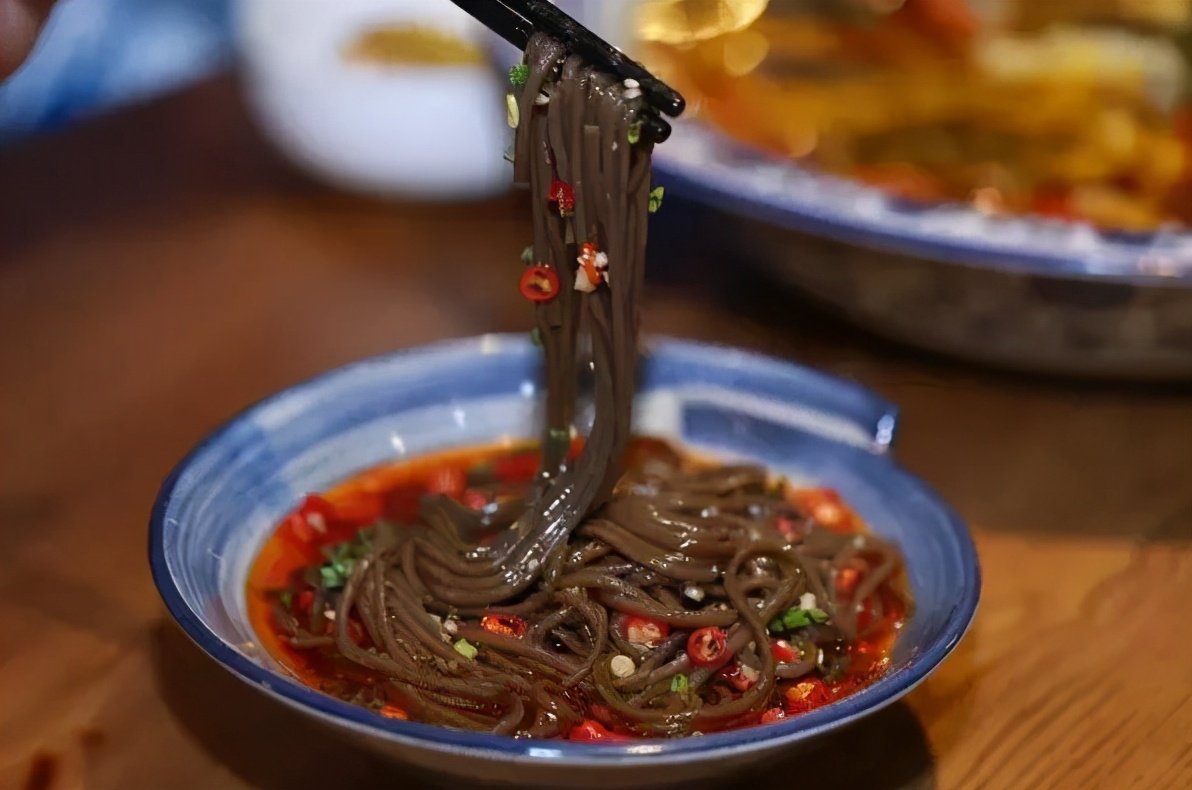 做万能凉拌汁,牢记“6个1”配比,拌荤素菜都好吃,味道好极了