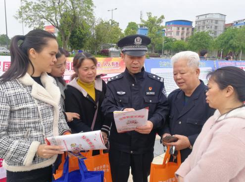 广西桂林市结合“4/•15”国家安全教育日开展反邪宣传活动329
