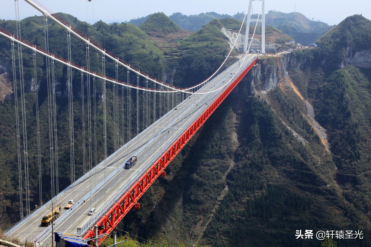 盘点中国最适合自驾的10大公路，坐车里就能看绝美风景