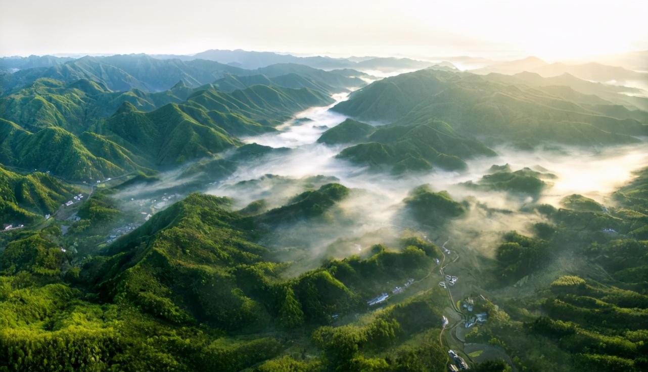 国内4条“绝美”线路，沿途景色太美适合自驾，累了不妨去看看吧