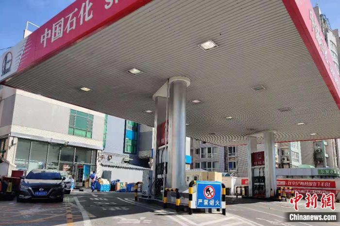 北京海淀区一加油站。<a target='_blank' href='http://www.chinanews.com/' >中新网</a>记者 张旭 摄 北京海淀区一加油站。<a target='_blank' href='http://www.chinanews.com/' >中新网</a>记者 张旭 摄