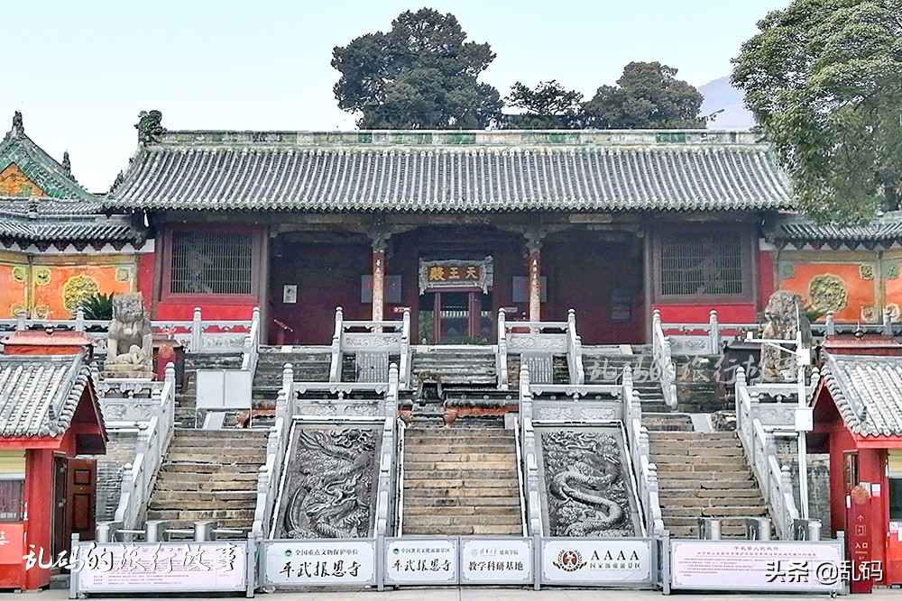 四川这座寺庙被誉为“深山故宫”罕见明代5吨机械至今运转正常