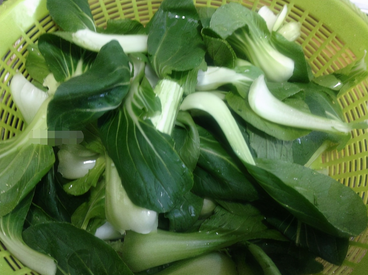 无论炒啥青菜，记住2个要领，颜色翠绿，脆嫩出水少，好吃又营养