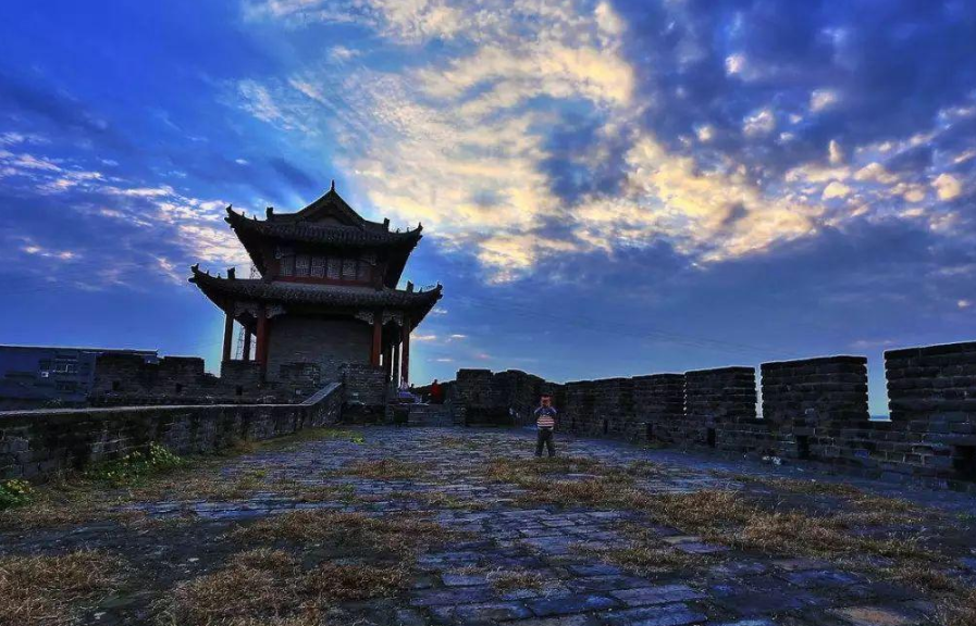 湖北冷门的千年古城,被誉为“华夏第一城池”,风景不输平遥古城