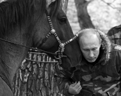 国外政要的马背故事 普京裸身骑马风靡全球