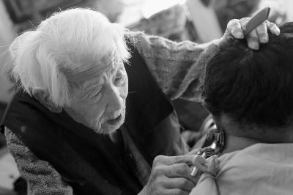 走完传奇一生的京城百岁剃头匠