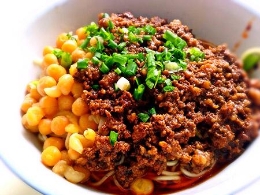 陈晓卿：动什么 别动重庆人的小面