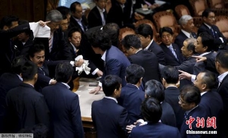 日本参议院全体会议通过安保法案