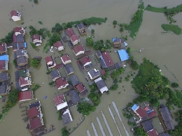 长江中下游最强降雨致11省188人死亡失踪 |</a> <a target=_blank href=http://www.kaiwind.com/news/photo/201607/07/t20160707_4021734.shtml>妈妈别哭，兵儿子们都很好</a>