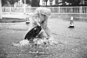 城市在暴雨中“看海” 北京为何有惊无险