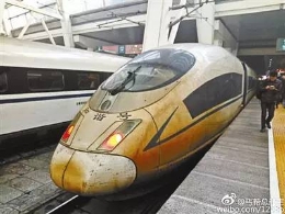 触目惊心！这是一辆穿过雾霾区的高铁...