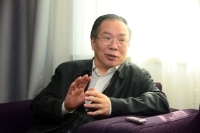 政协大会发言人王国庆：有时候真有点如履薄冰