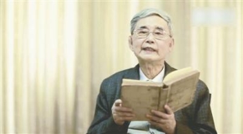 俄语朗诵普希金情诗 川大84岁老教授圈粉