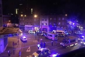 伦敦货车冲撞事件警方定性为恐怖袭击事件