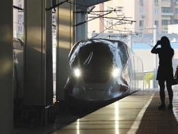复兴号时速提至350 京至沪全程共4.5小时