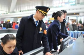 他和妻子相聚2分钟！说了6句话！让人泪湿