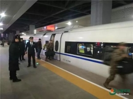 又遇上高铁延误！这次旅客们却都无怨无悔