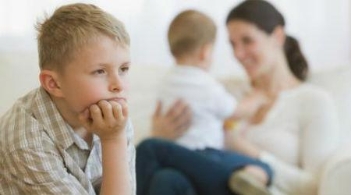 孩子为什么易产生嫉妒心理？家长如何引导