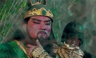 关羽有两个兄弟曾经患难与共最后刀兵相见