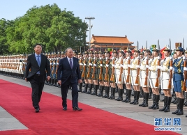 习近平同哈萨克斯坦总统纳扎尔巴耶夫会谈