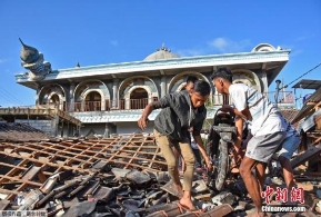 印尼龙目岛7级地震已经导致至少142人遇难