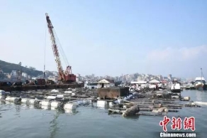 早新闻：八所英国高校停招中国学生？假的