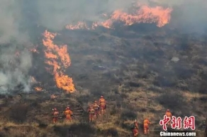 早新闻：中国对美国汽车继续暂停加征关税