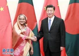 习近平会见孟加拉国总理哈西娜