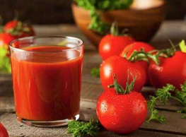 每天喝一杯番茄汁可帮助我们降血压和血脂
